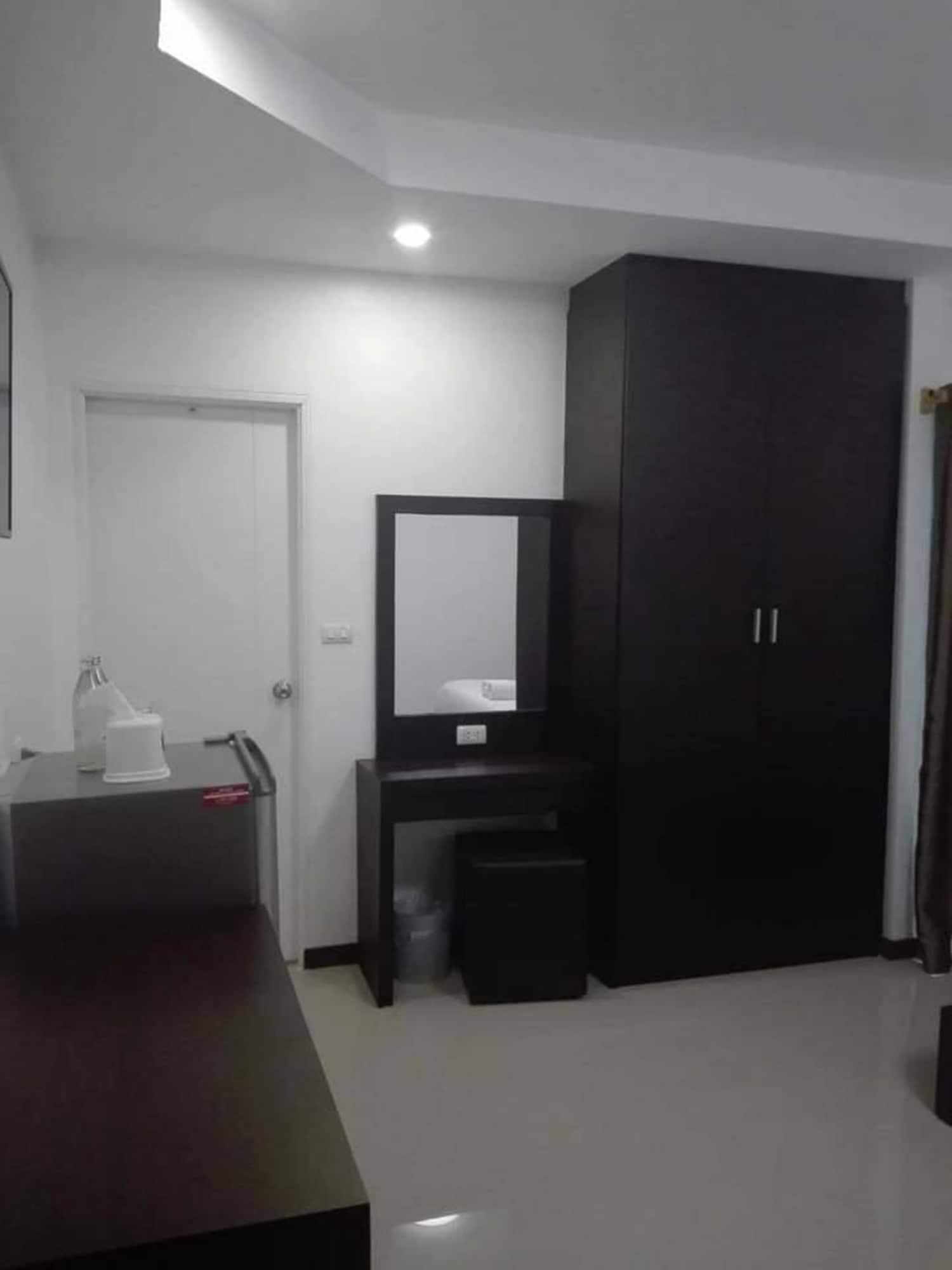 Ud House Aparthotel Udon Thani Bagian luar foto