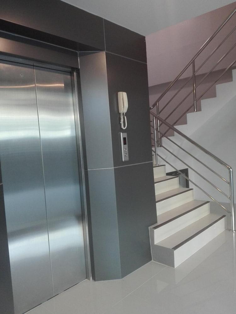 Ud House Aparthotel Udon Thani Bagian luar foto