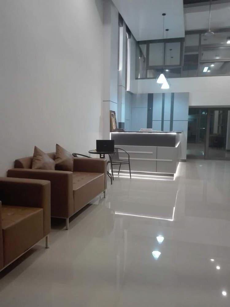 Ud House Aparthotel Udon Thani Bagian luar foto