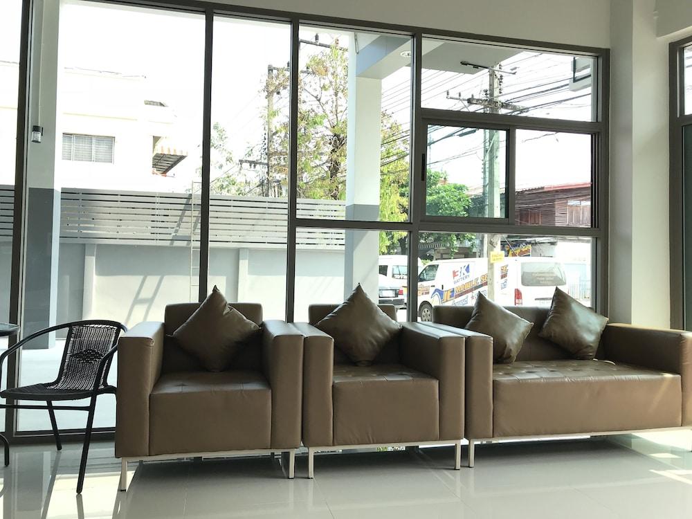 Ud House Aparthotel Udon Thani Bagian luar foto