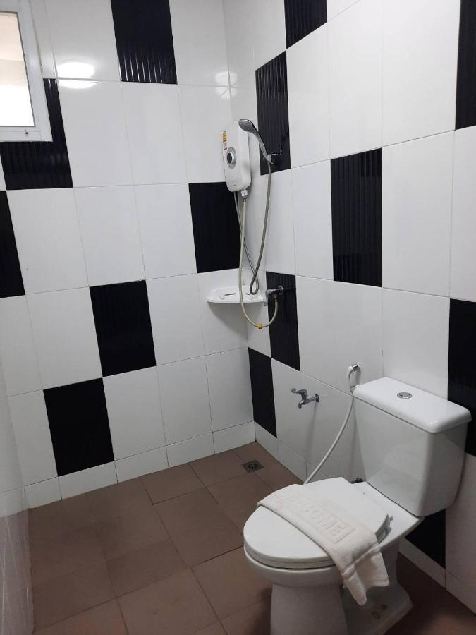 Ud House Aparthotel Udon Thani Bagian luar foto